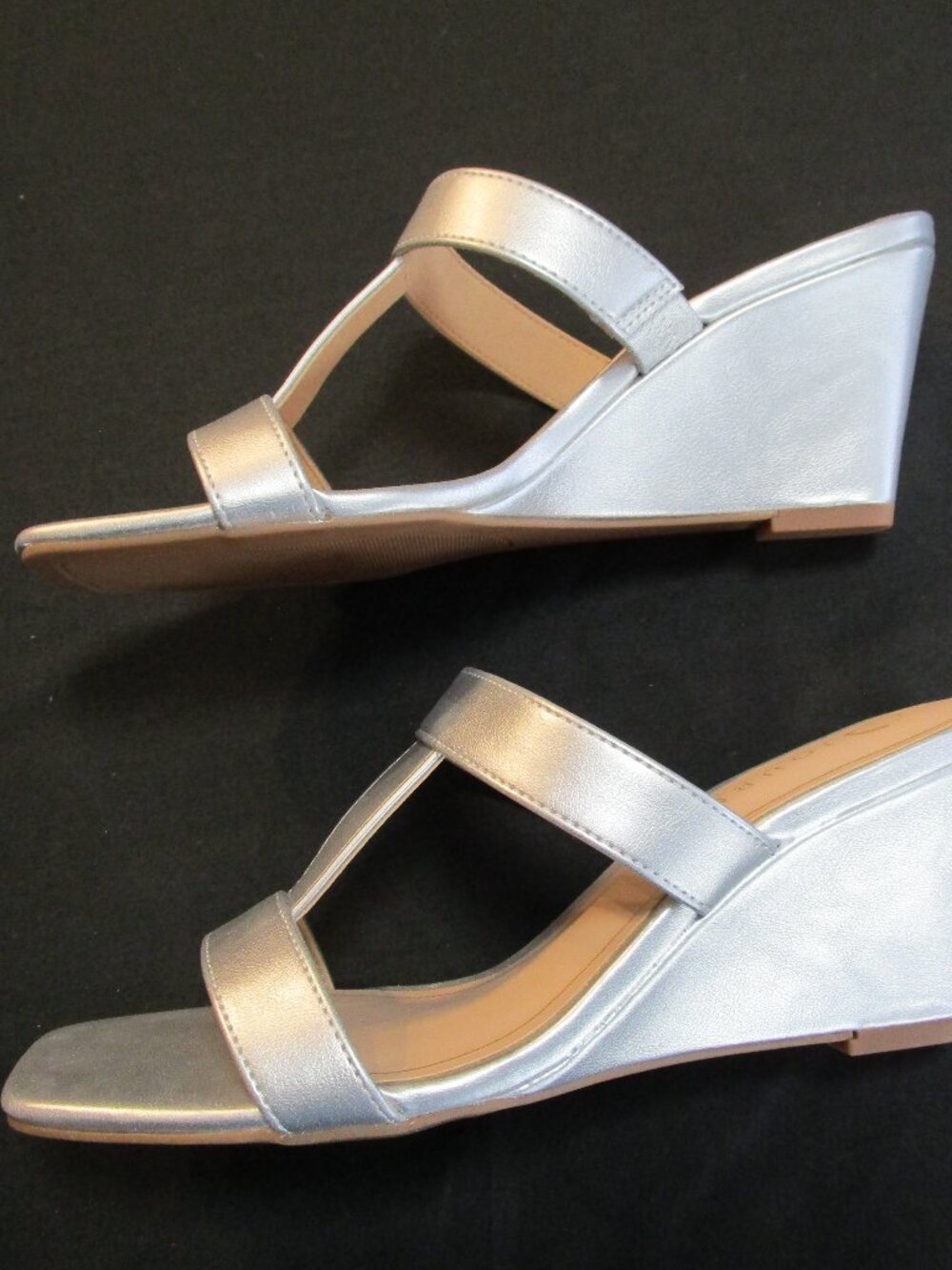 Journee Collection Clodie T strap Dress Wedge NWT